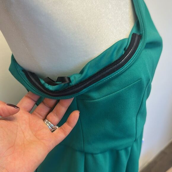 Donna Morgan Elegant Green One-Shoulder Sheath Dress Size 6 - Picture 6 of 6